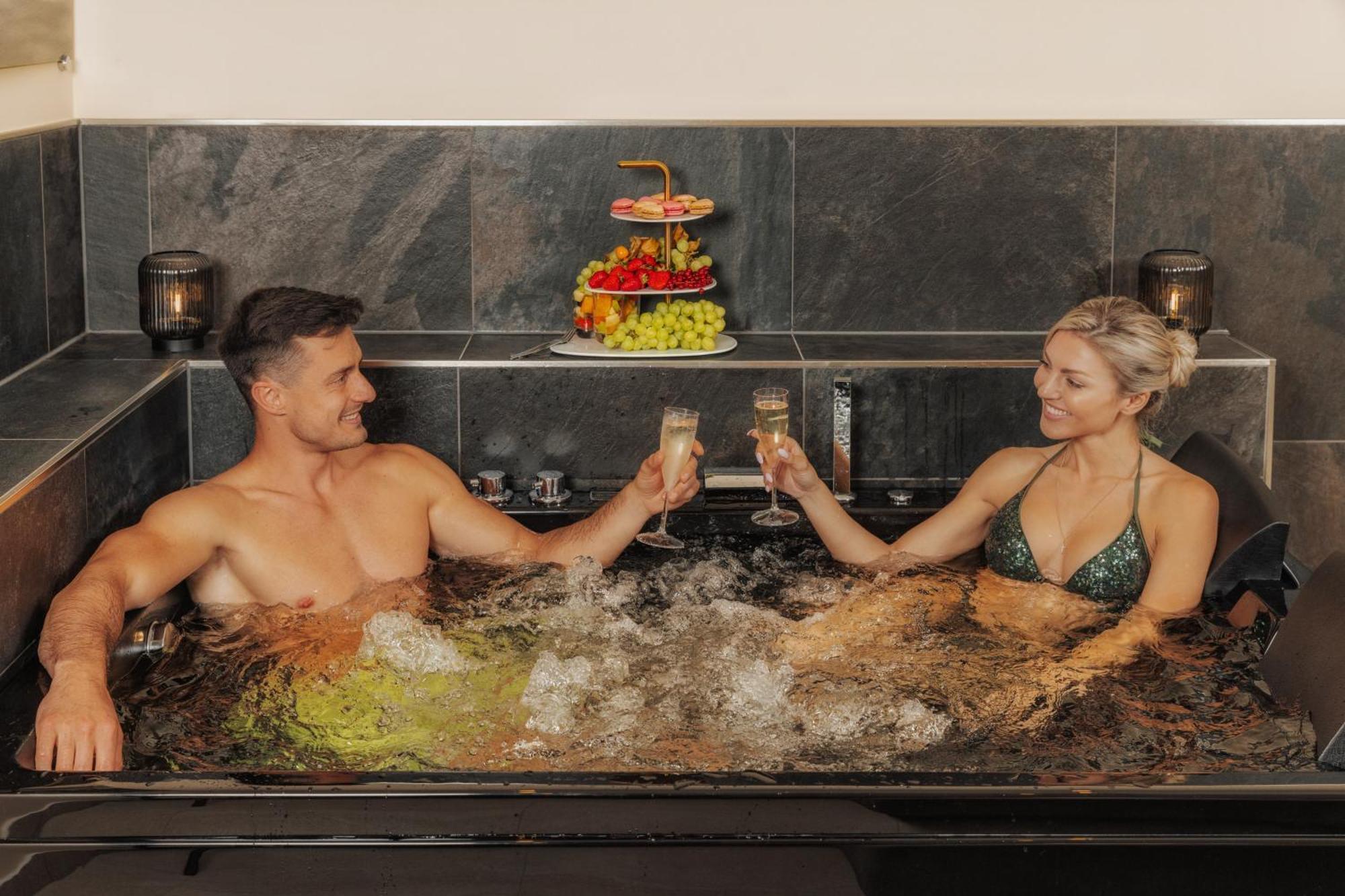 Bernstein Acamed Resort Nienburg  Bagian luar foto