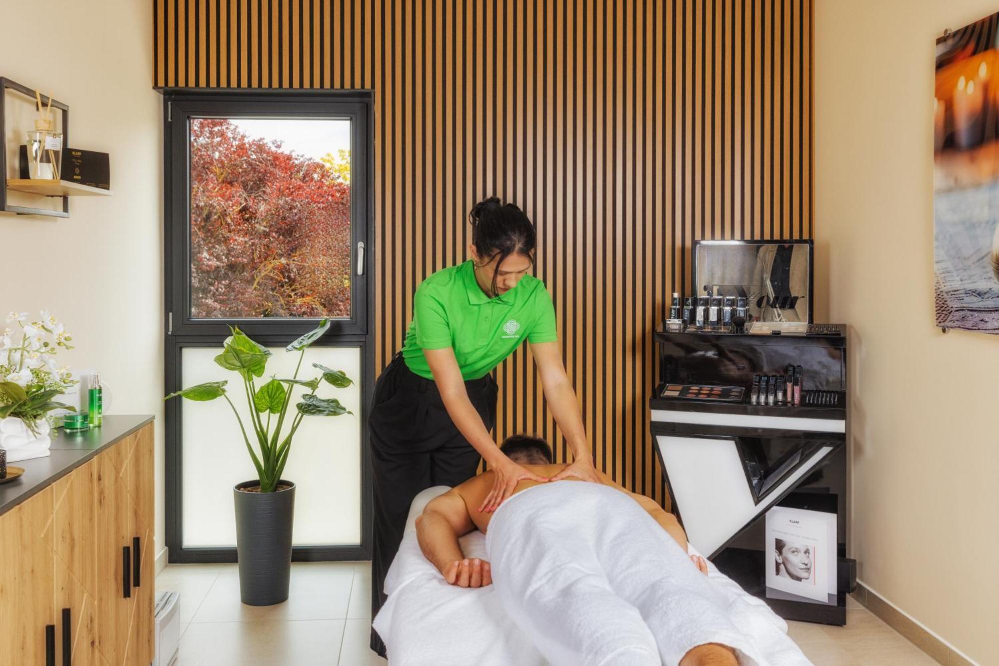 Bernstein Acamed Resort Nienburg  Bagian luar foto