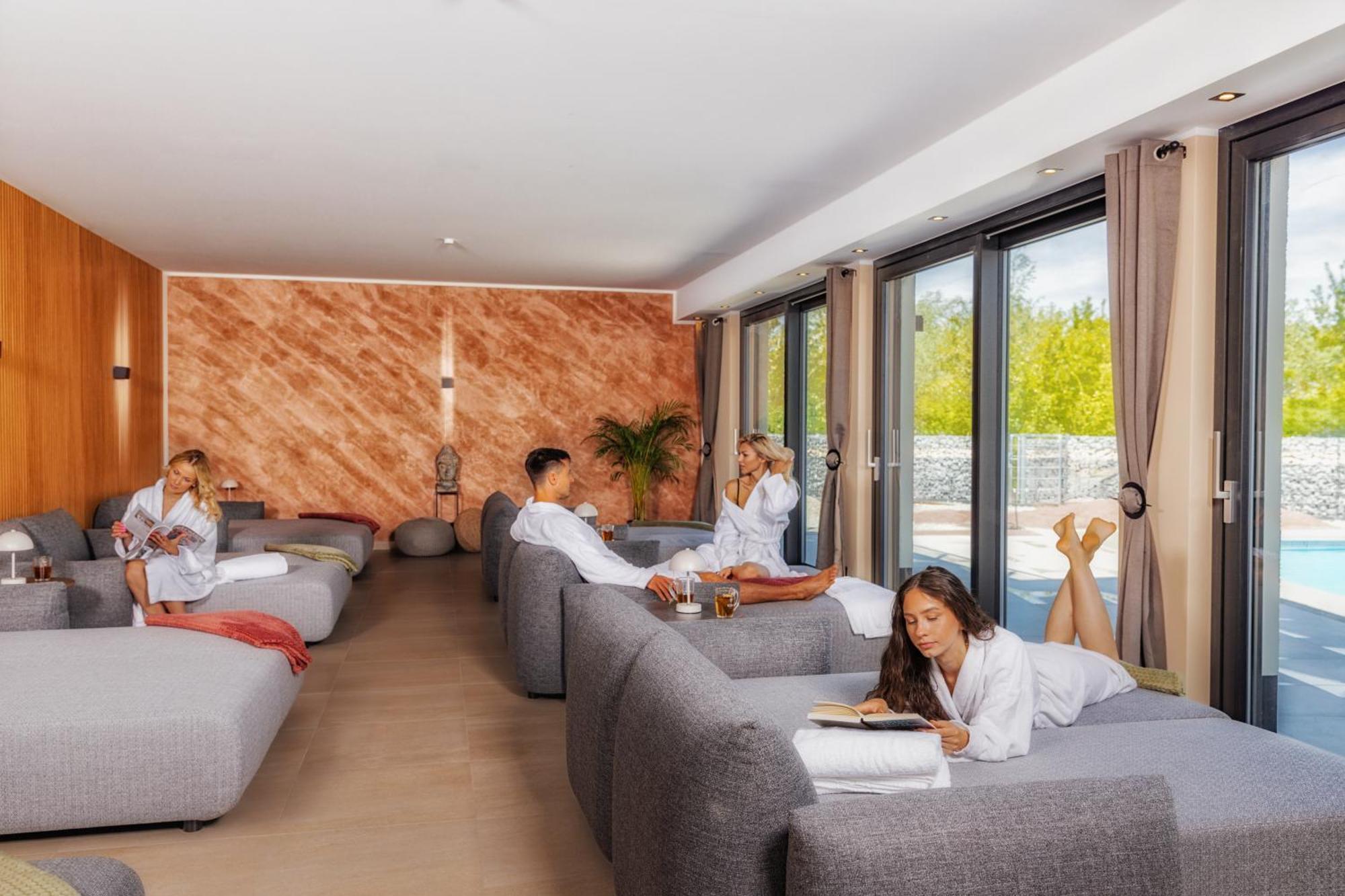 Bernstein Acamed Resort Nienburg  Bagian luar foto