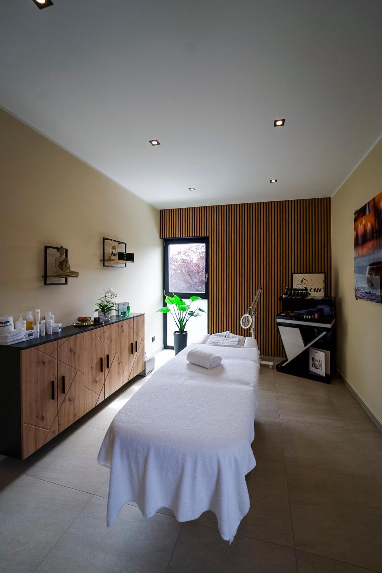 Bernstein Acamed Resort Nienburg  Bagian luar foto