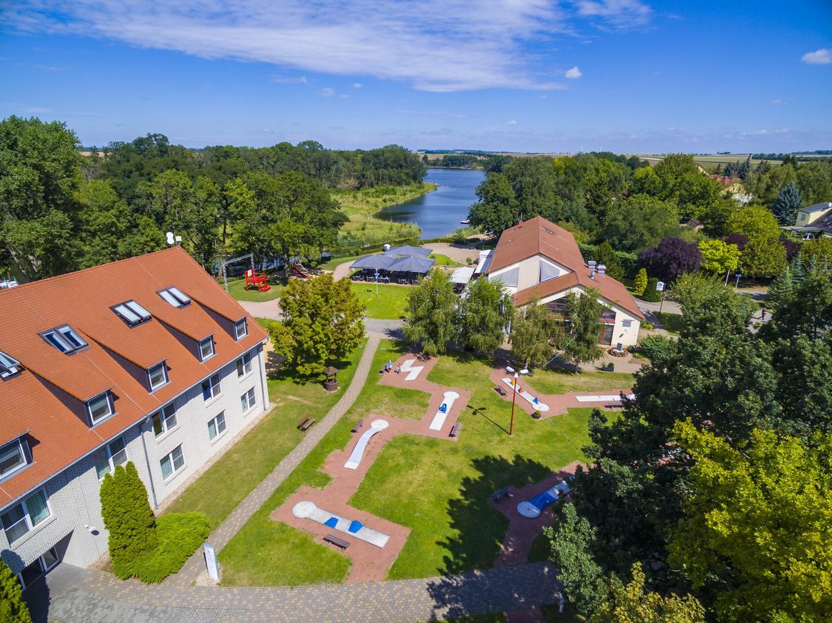 Bernstein Acamed Resort Nienburg  Bagian luar foto