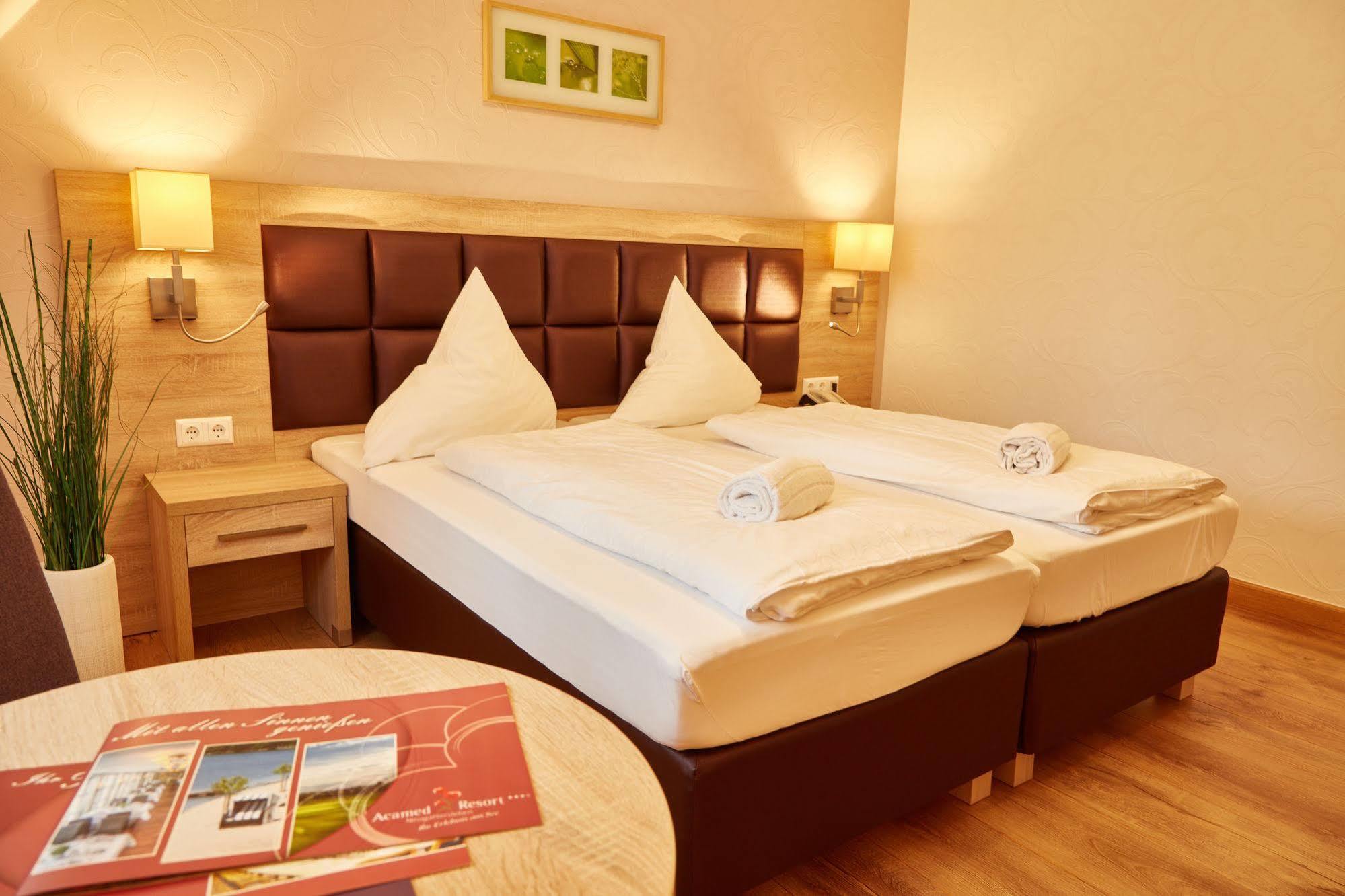 Bernstein Acamed Resort Nienburg  Bagian luar foto