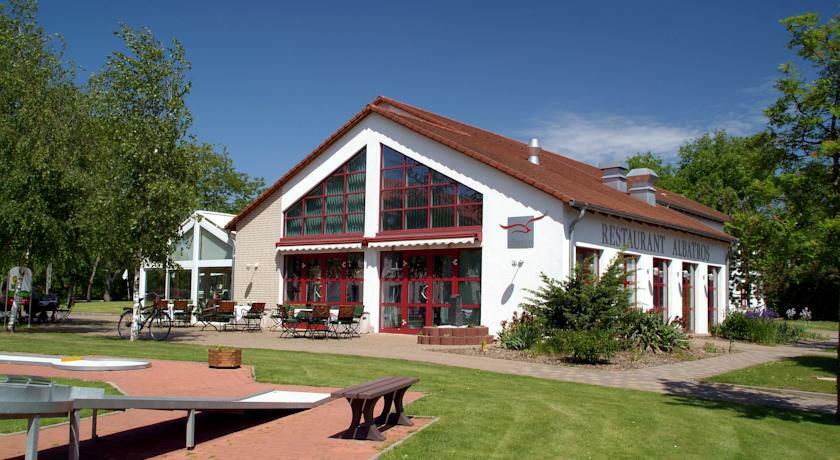 Bernstein Acamed Resort Nienburg  Bagian luar foto